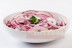 Salata ceapa rosie